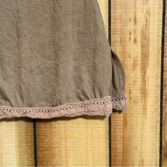 Eyeshadow women’s fit top Size Large - Picture 3 of 6